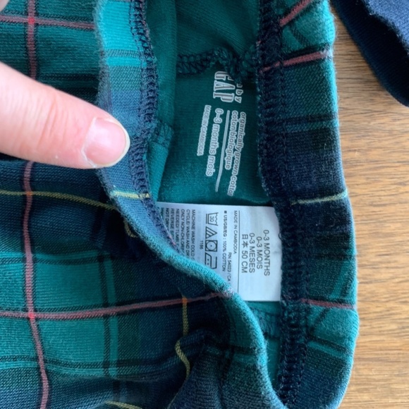 Baby Gap Christmas Pajama Set – Blue (Size 0-3M) |  [💥BUNDLE 2items] - Picture 3 of 3